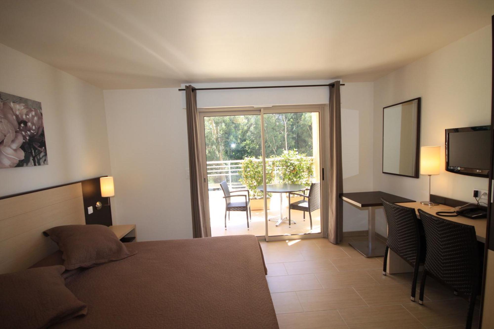 Hotel Et Residence Costa Rossa Porto  Экстерьер фото